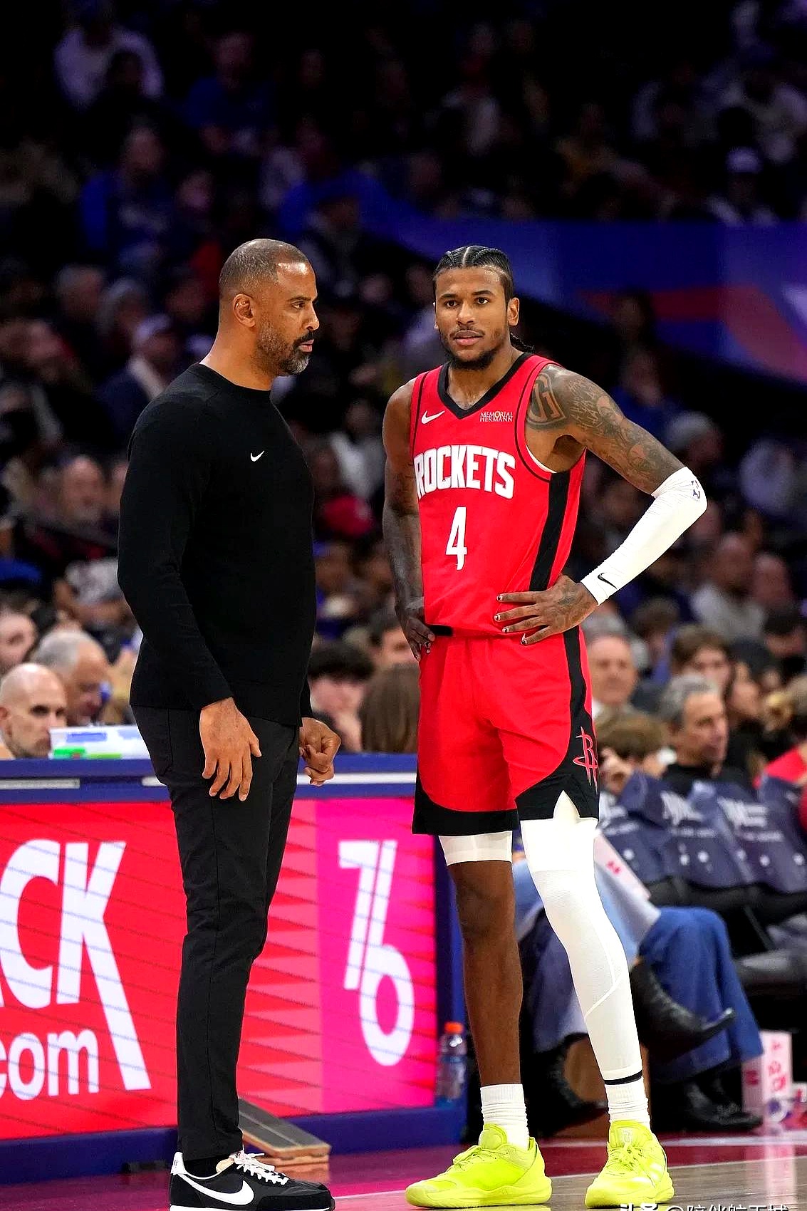 爱游戏APP-包含加时末段NBA总决赛传出新动向,圣安东尼奥马刺临场应变,管理层表态——更衣室稳定,身体对抗强度拉的词条