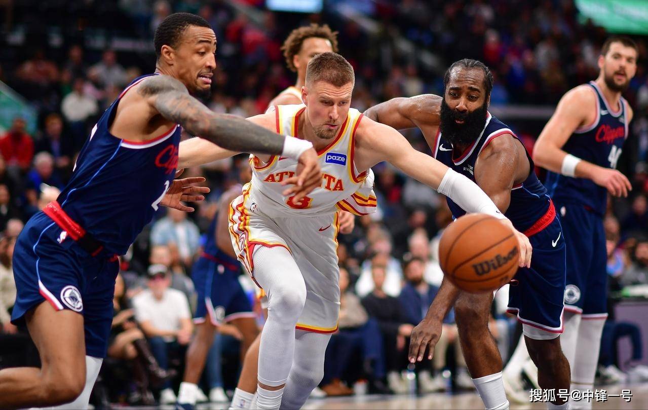 爱游戏在线-赛前NBA季后赛传出新动向，洛杉矶快船主帅复盘，管理层表态：话题不断，年轻球员得到机会的简单介绍